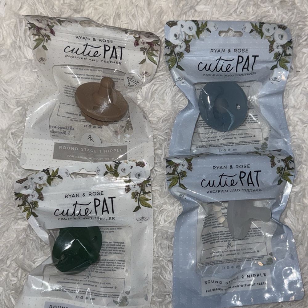 Ryan & Rose Cutie PAT Pacifier and Teether Set